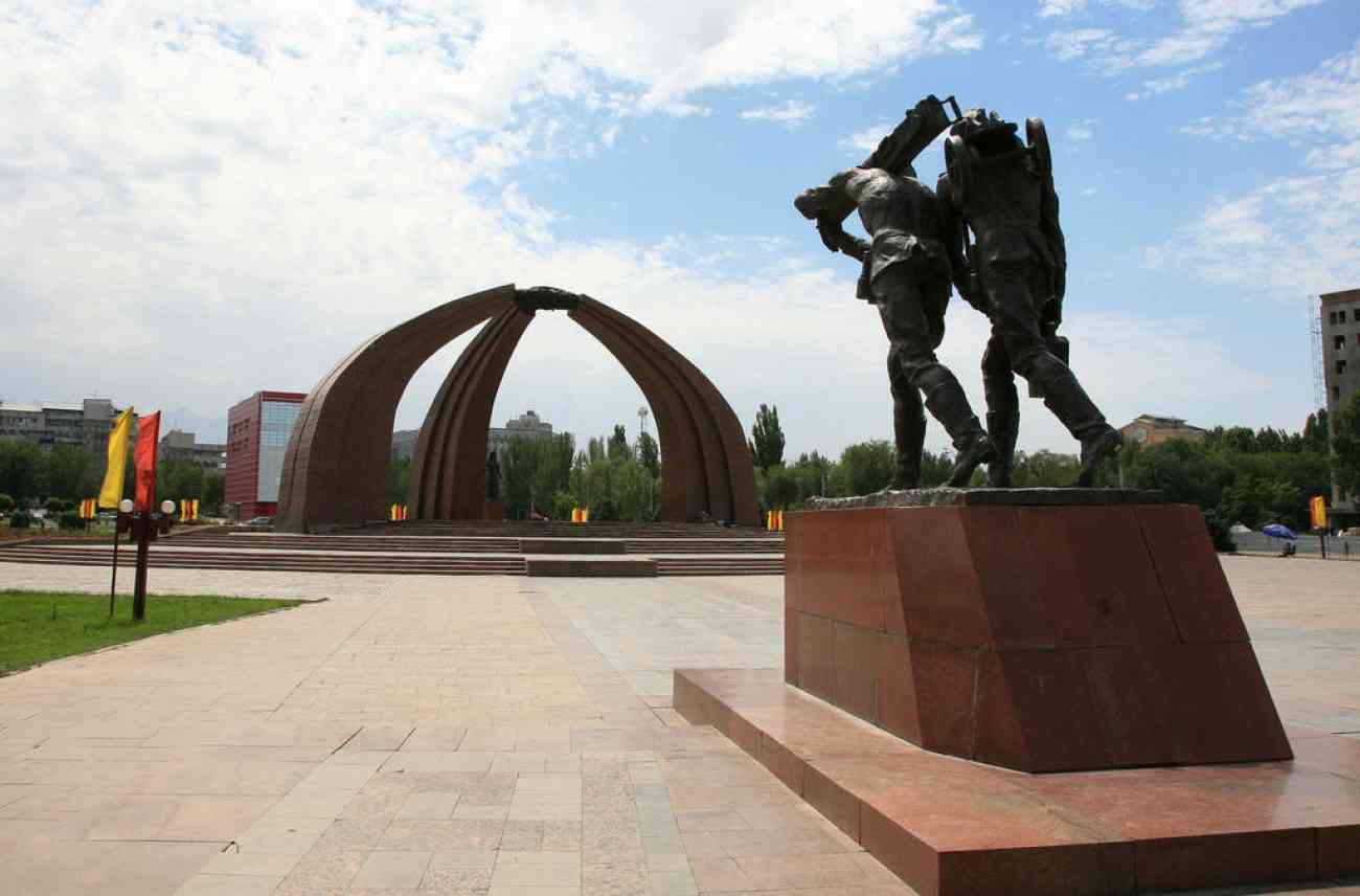. Памятник Победы бишек